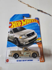 Hot Wheels 99 Ford F-150 SVT Lightning Hot Trucks for Ages 3 Years and Up 94/250 (Brown)
