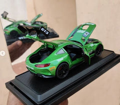 Green Mercedes BMW -AMG GT3 1:32 scale die-cast model