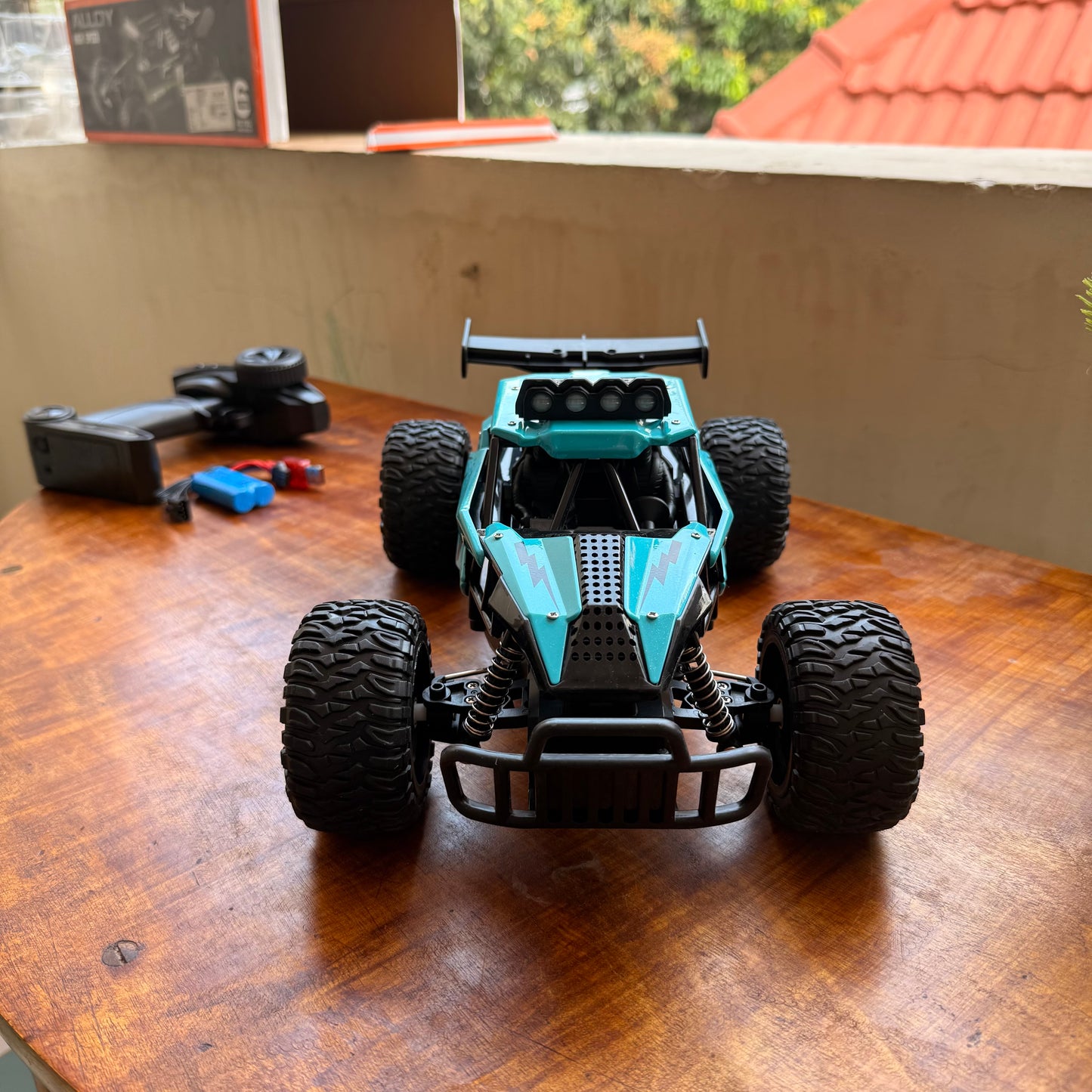 Big 1:12 Buggy Off Road Remote control metal body car with Rechargable Battery