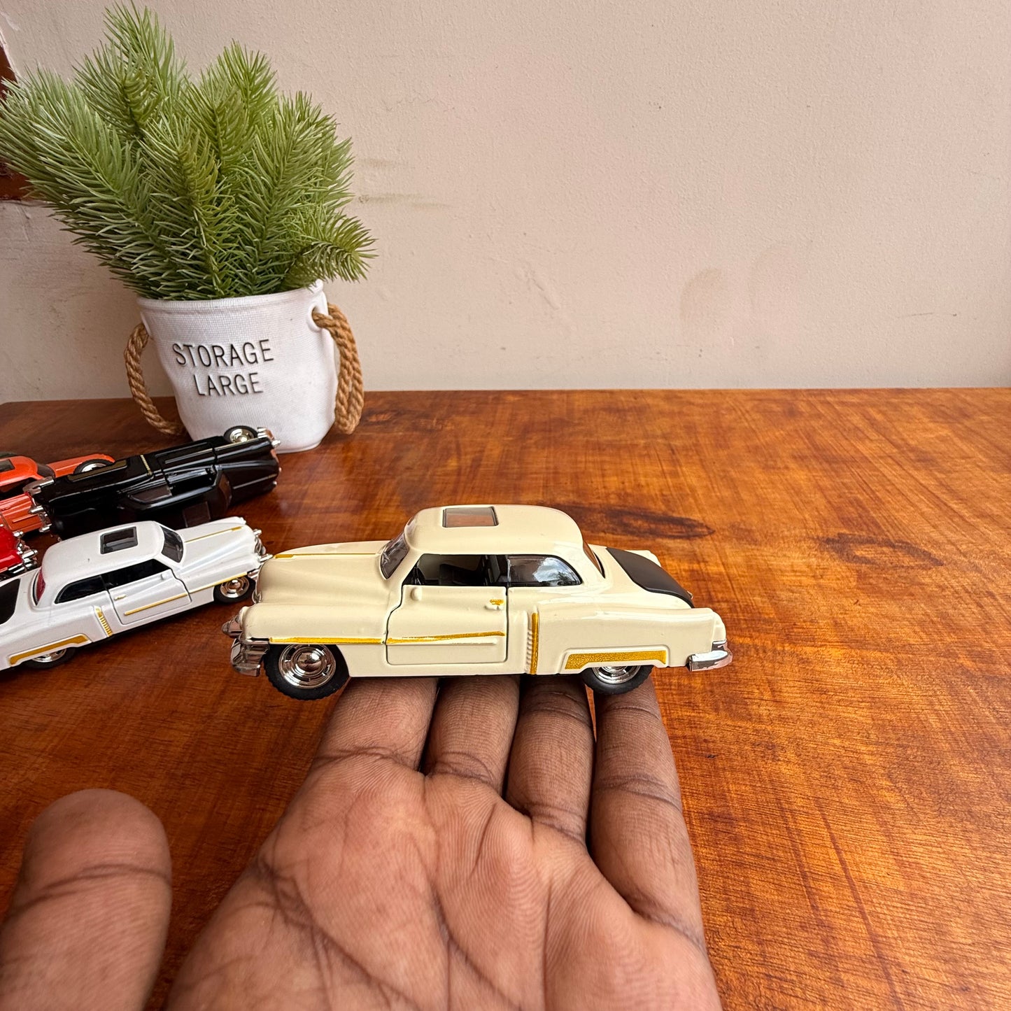 General motors 1953 Cadillac Series 62 Coupe Classic Die-Cast Toy Car