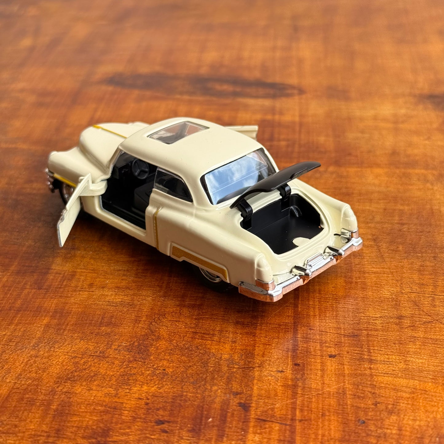General motors 1953 Cadillac Series 62 Coupe Classic Die-Cast Toy Car