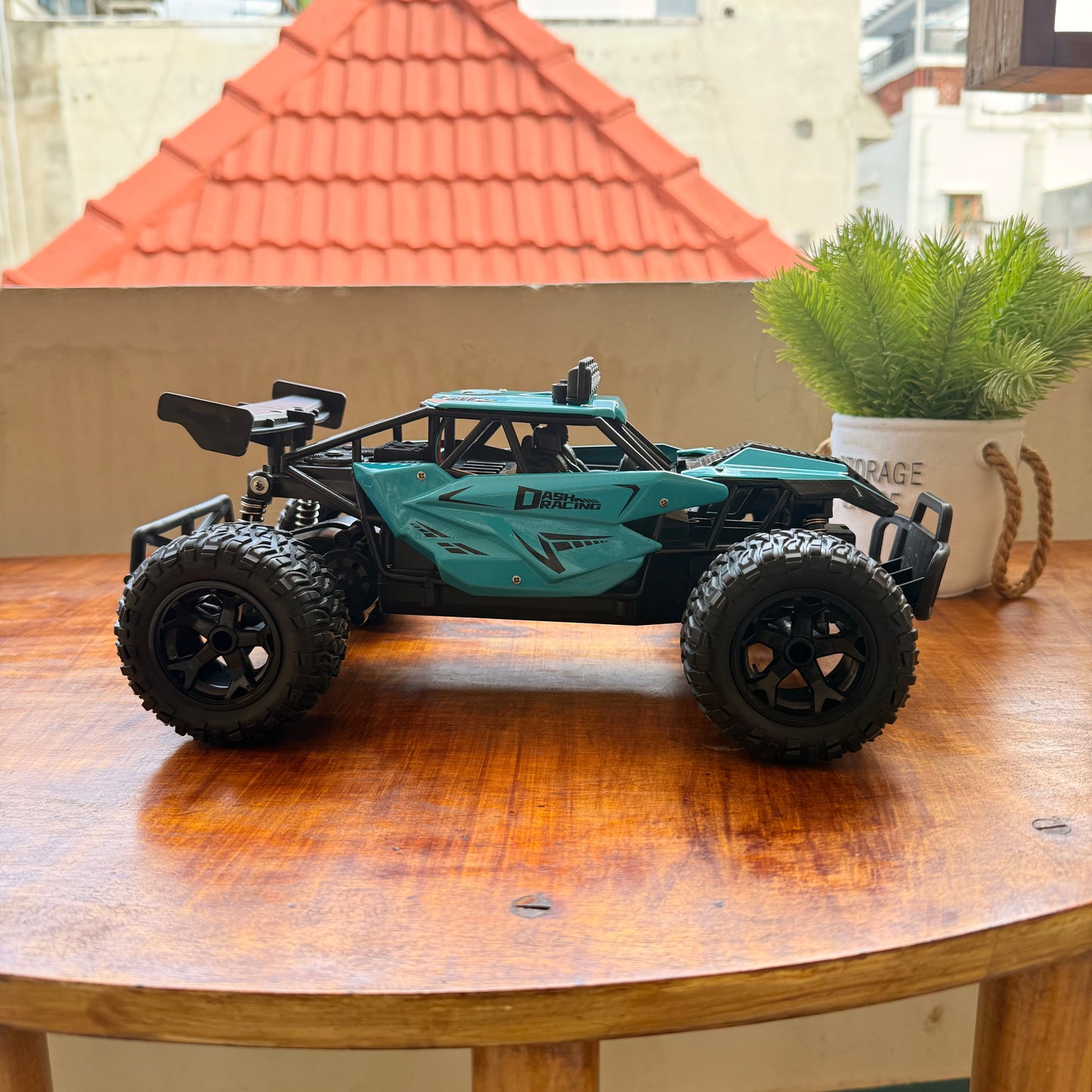 Big 1:12 Buggy Off Road Remote control metal body car with Rechargable Battery