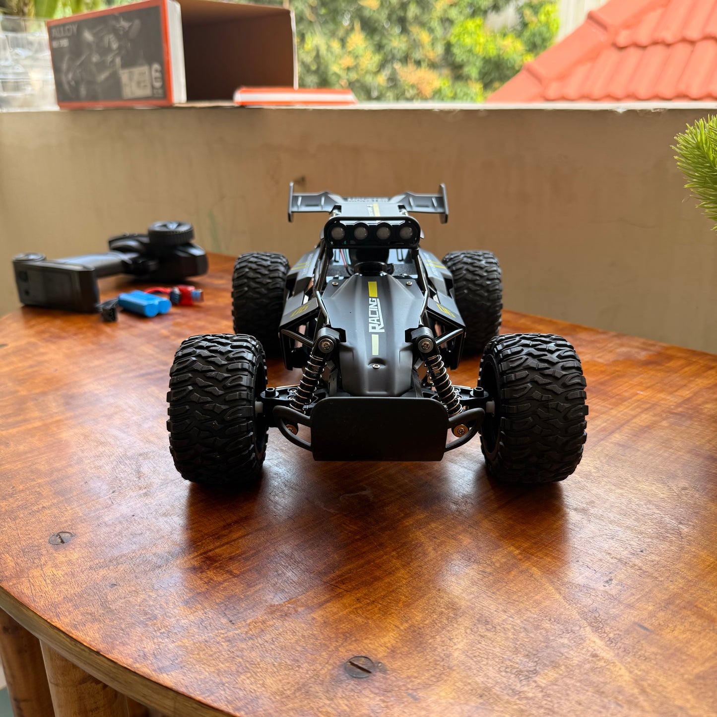 Big 1:12 Buggy Off Road Remote control metal body car with Rechargable Battery