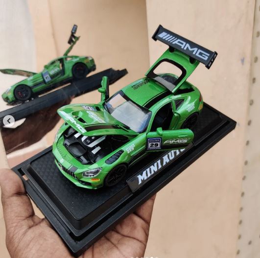 Green Mercedes BMW -AMG GT3 1:32 scale die-cast model