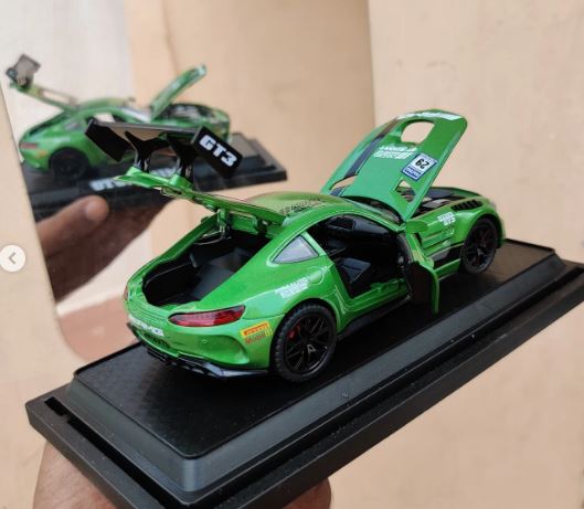 Green Mercedes BMW -AMG GT3 1:32 scale die-cast model