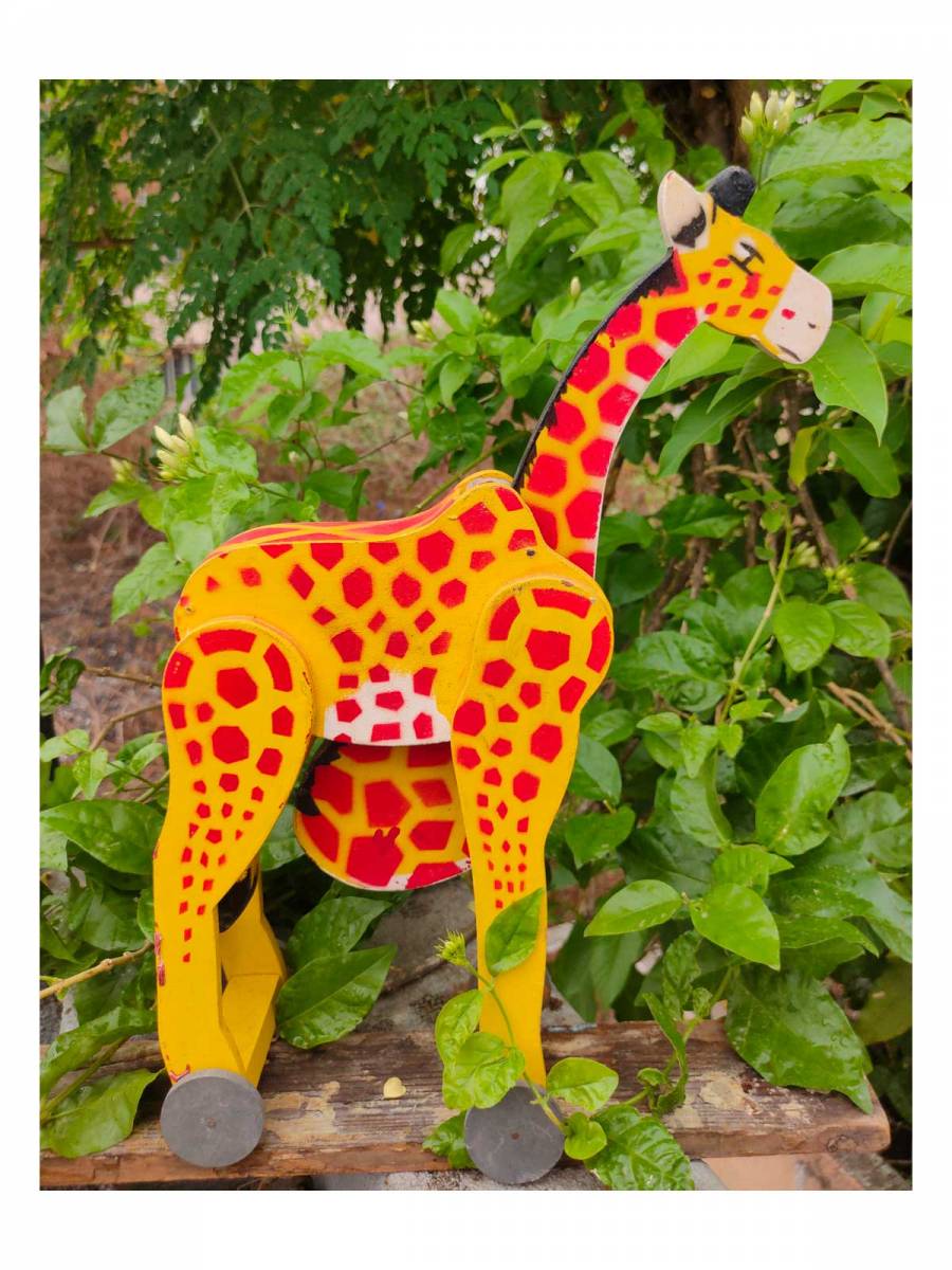 Moving Giraffe