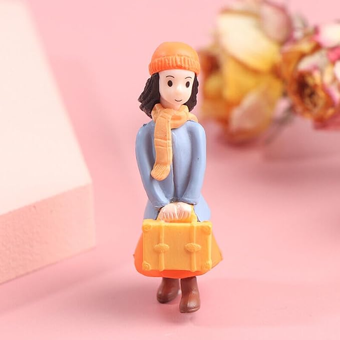 Romantic Winter Couple Statue Miniature Toys