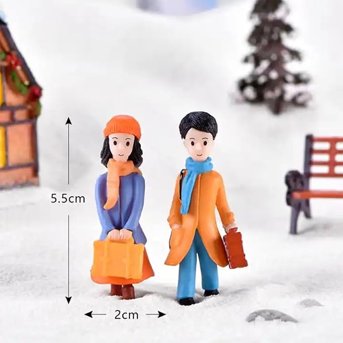 Romantic Winter Couple Statue Miniature Toys
