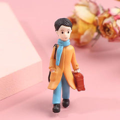 Romantic Winter Couple Statue Miniature Toys