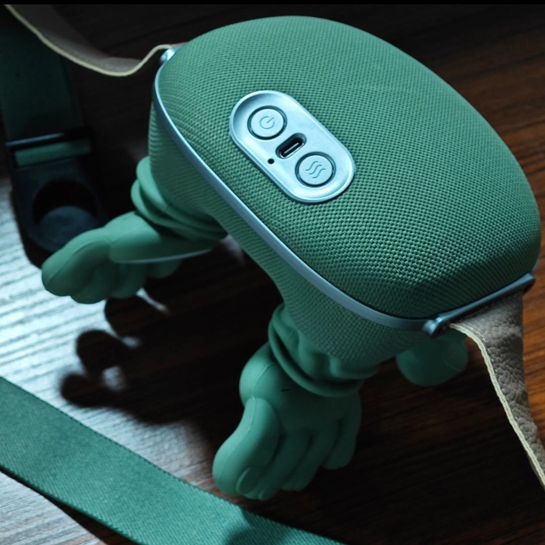Electric Deep Tissue 4D Kneading Massage, Simulated Human Hand Design for Pain Relief and Muscle Relax