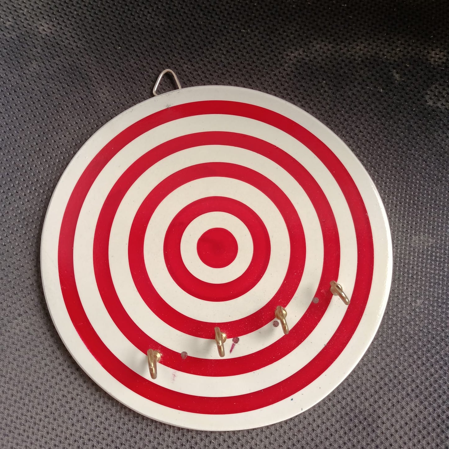 Wooden Round shape key hanger - with 4 slots Any 1 Random