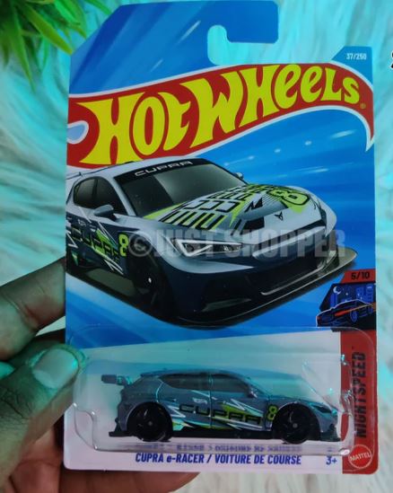 Hot Wheels- CUPRA e-RACER / VOITURE DE COURSE