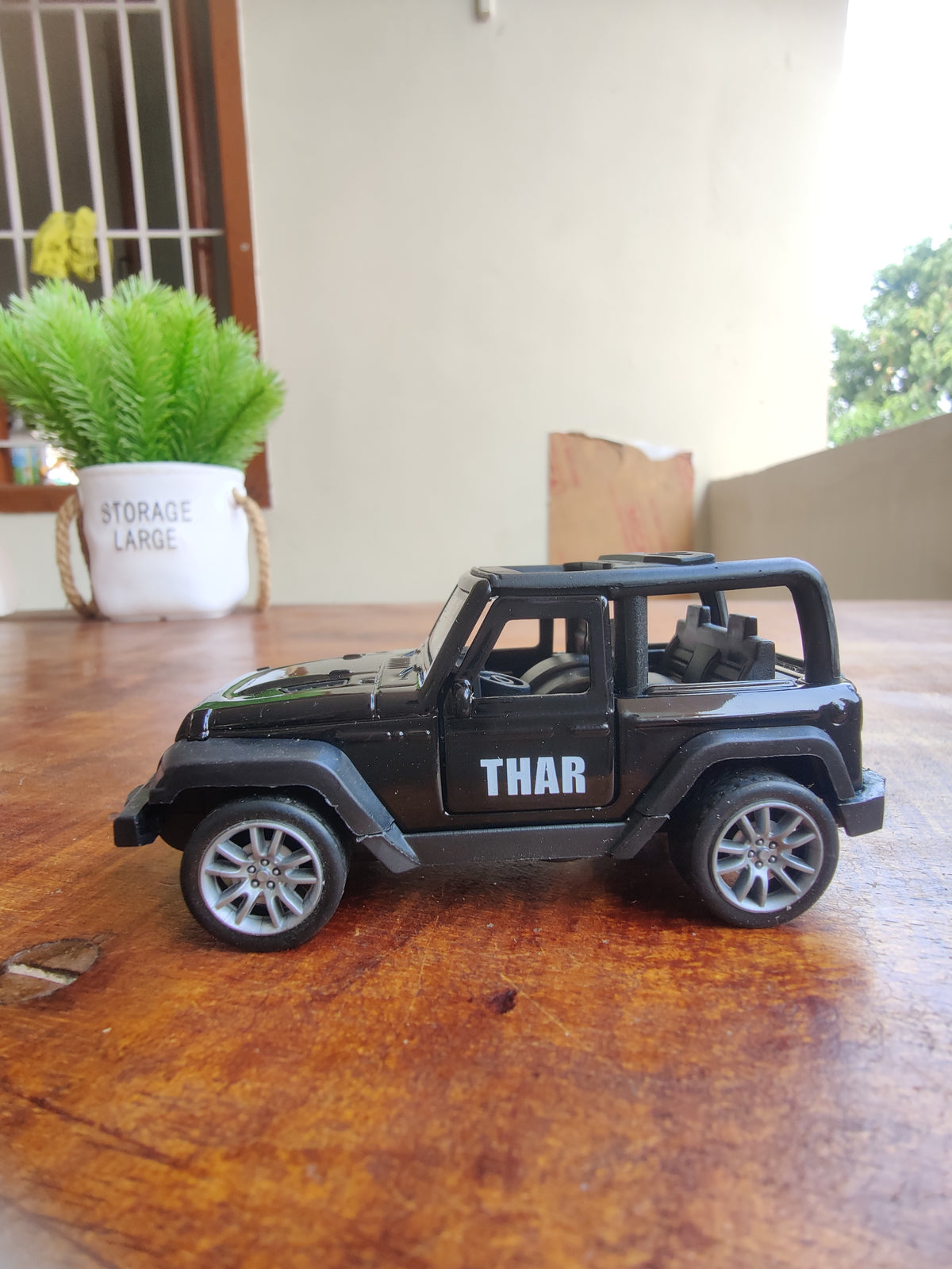Metal THAR Die cast car with friction power pull back car toy